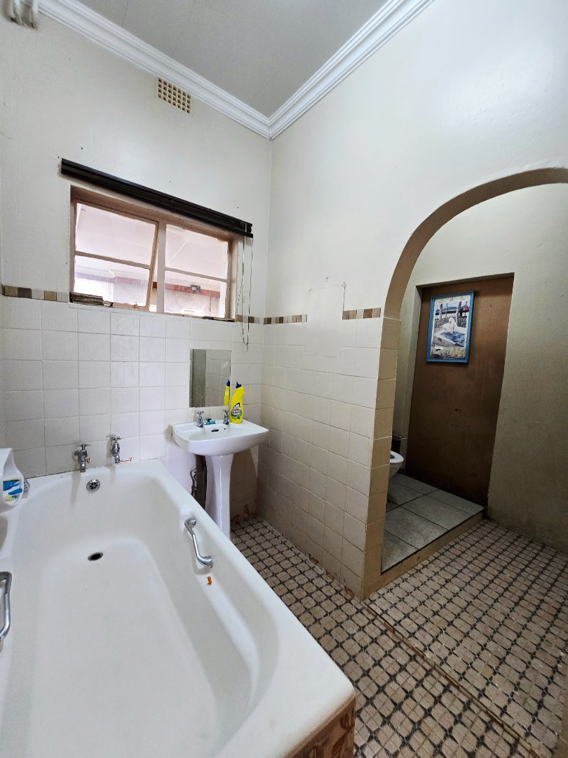 5 Bedroom Property for Sale in Elandia North West